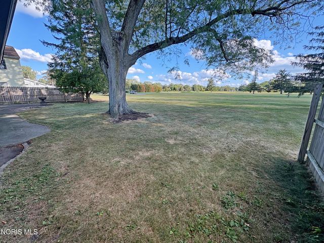 29 Darlyn Drive, Bowling Green, OH 43402