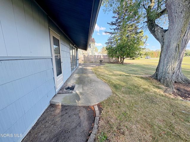 29 Darlyn Drive, Bowling Green, OH 43402