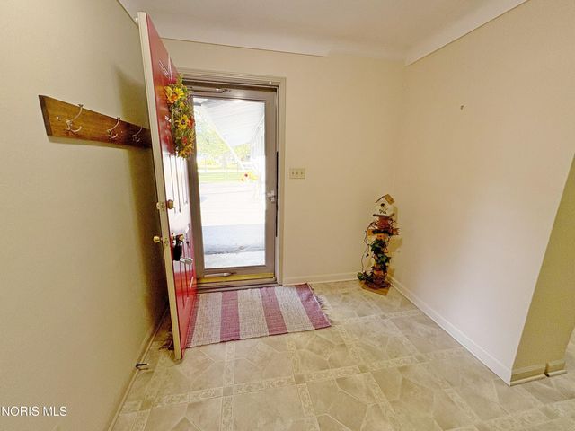 29 Darlyn Drive, Bowling Green, OH 43402