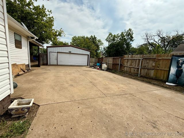 116 S Seminole Avenue, Bartlesville, OK 74003