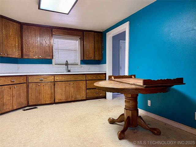 116 S Seminole Avenue, Bartlesville, OK 74003