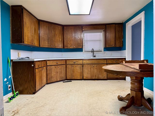 116 S Seminole Avenue, Bartlesville, OK 74003