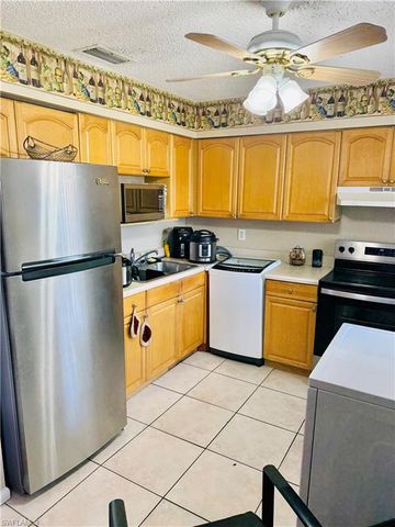 3325 Airport RD N # R6, Naples, FL 34105