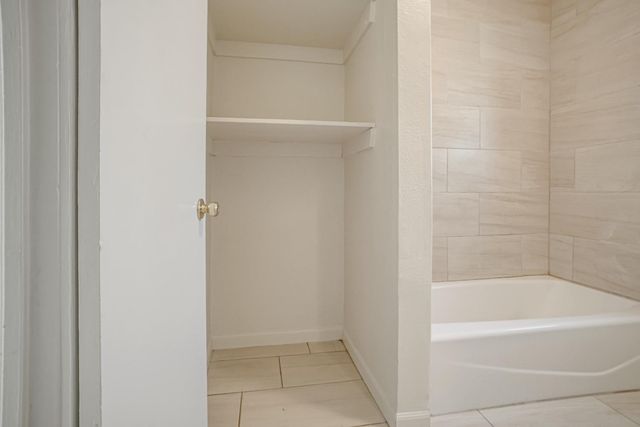 3841 E White Avenue, Fresno, CA 93702