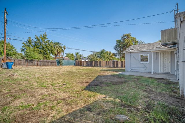 3841 E White Avenue, Fresno, CA 93702