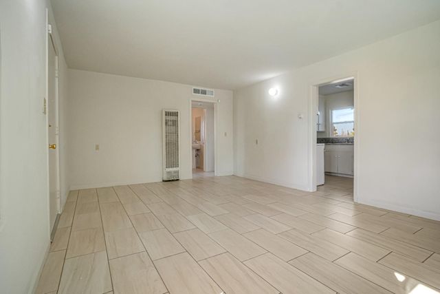 3841 E White Avenue, Fresno, CA 93702