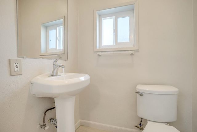 3841 E White Avenue, Fresno, CA 93702