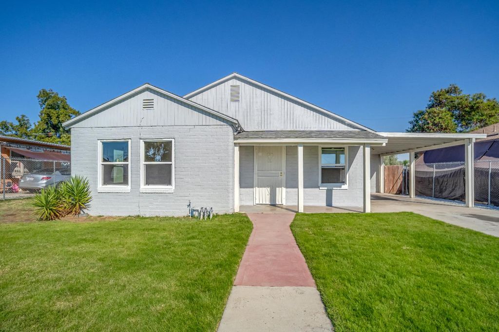 3841 E White Avenue, Fresno, CA 93702