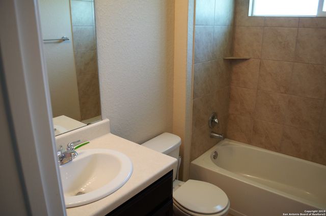 1623 Tree, San Antonio, TX 78245