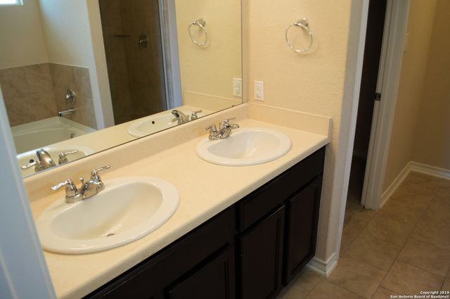 1623 Tree, San Antonio, TX 78245