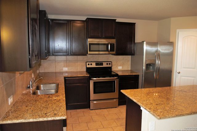 1623 Tree, San Antonio, TX 78245