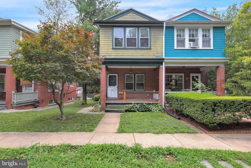 1194 ELM AVE, Lancaster, PA 17603