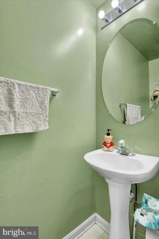 63 MENLENA CIR, Hanover, PA 17331