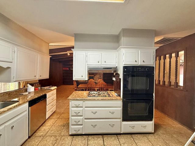 1220 E 52nd St, Odessa, TX 79762