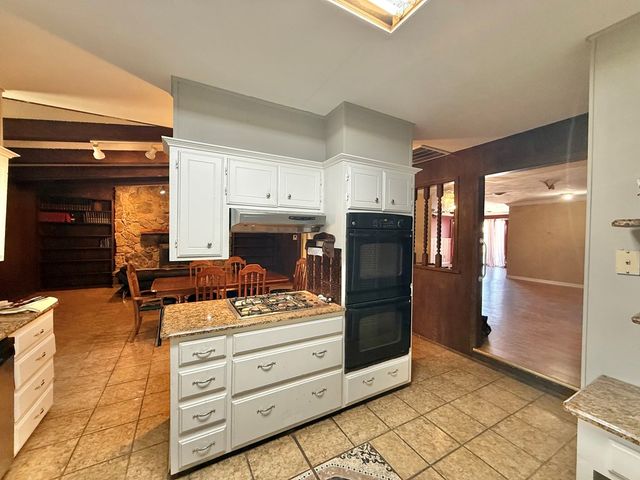 1220 E 52nd St, Odessa, TX 79762