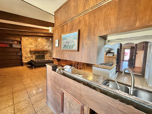 1220 E 52nd St, Odessa, TX 79762