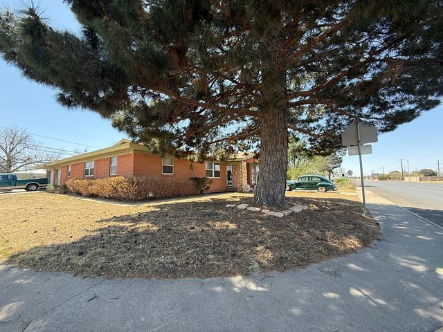 1220 E 52nd St, Odessa, TX 79762