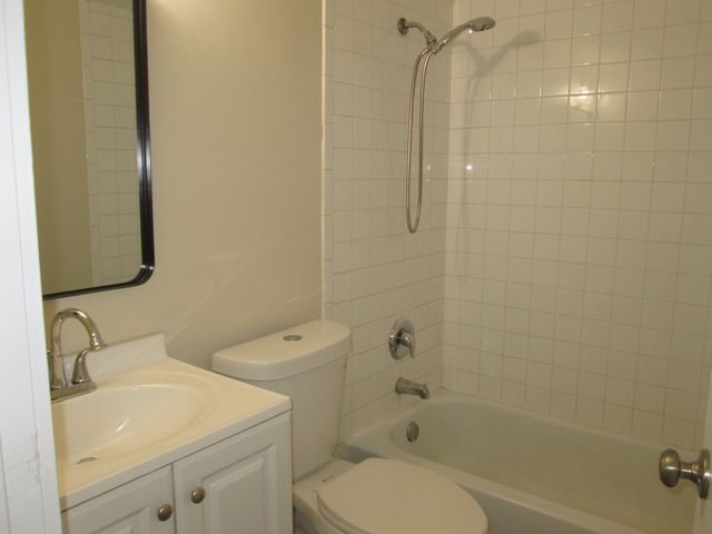 920 CASEY Court 4, Schaumburg, IL 60173