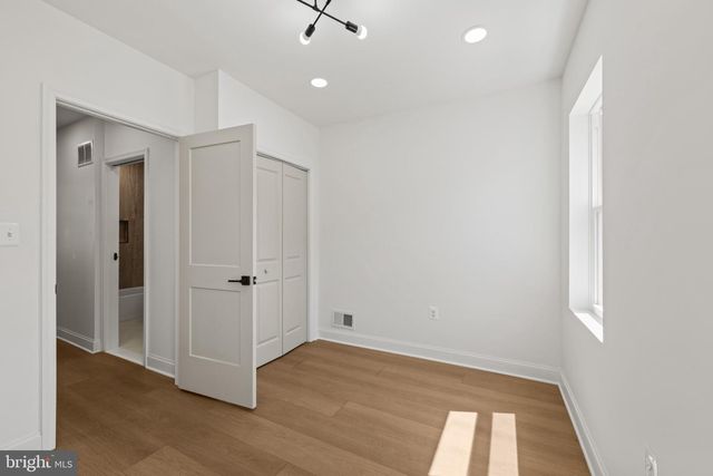 126 N MOUNT ST, Baltimore, MD 21223