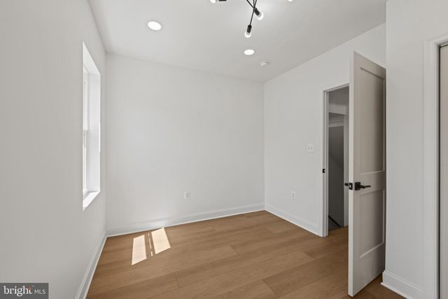 126 N MOUNT ST, Baltimore, MD 21223