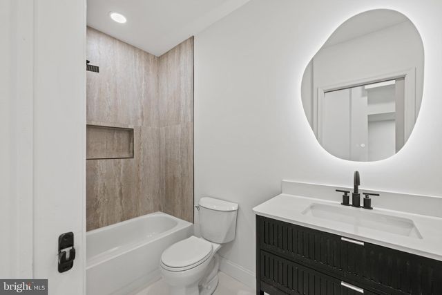 126 N MOUNT ST, Baltimore, MD 21223