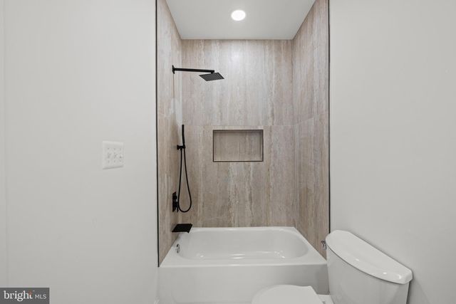 126 N MOUNT ST, Baltimore, MD 21223