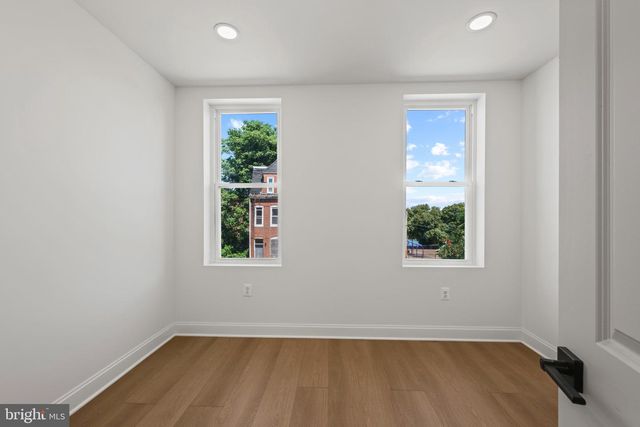 126 N MOUNT ST, Baltimore, MD 21223