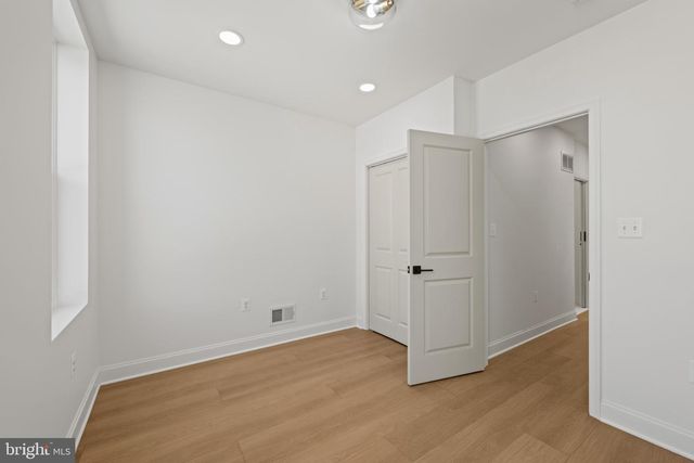 126 N MOUNT ST, Baltimore, MD 21223