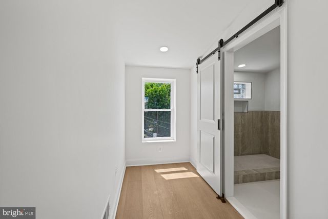 126 N MOUNT ST, Baltimore, MD 21223