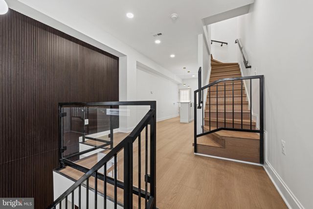 126 N MOUNT ST, Baltimore, MD 21223