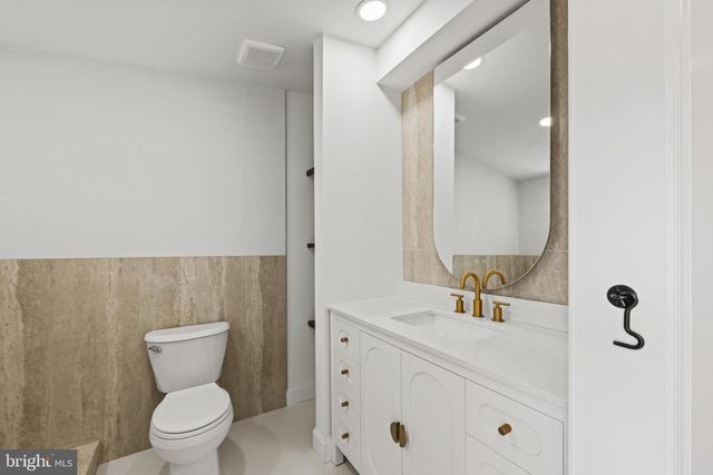 126 N MOUNT ST, Baltimore, MD 21223