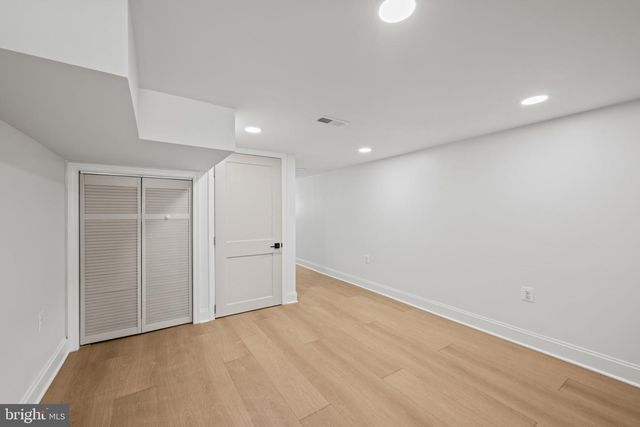 126 N MOUNT ST, Baltimore, MD 21223