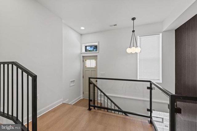 126 N MOUNT ST, Baltimore, MD 21223