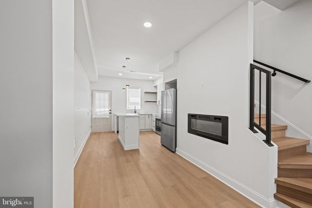 126 N MOUNT ST, Baltimore, MD 21223