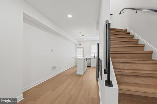 126 N MOUNT ST, Baltimore, MD 21223