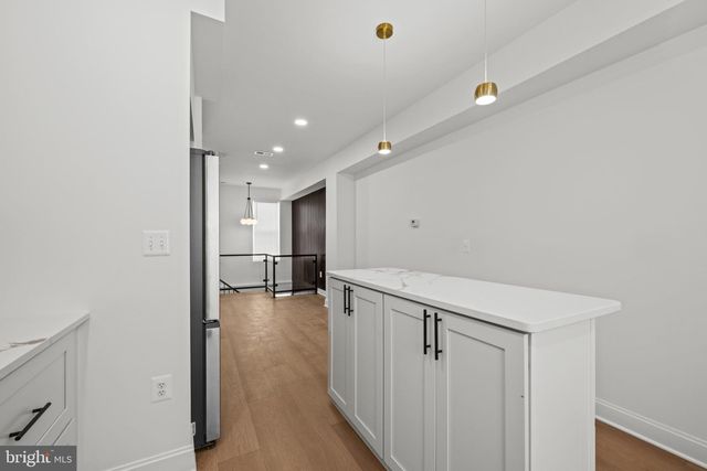 126 N MOUNT ST, Baltimore, MD 21223