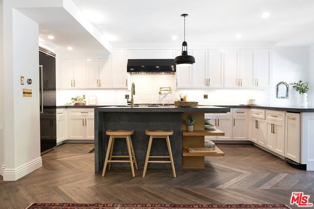 1041 N Orlando Avenue, West Hollywood, CA 90069