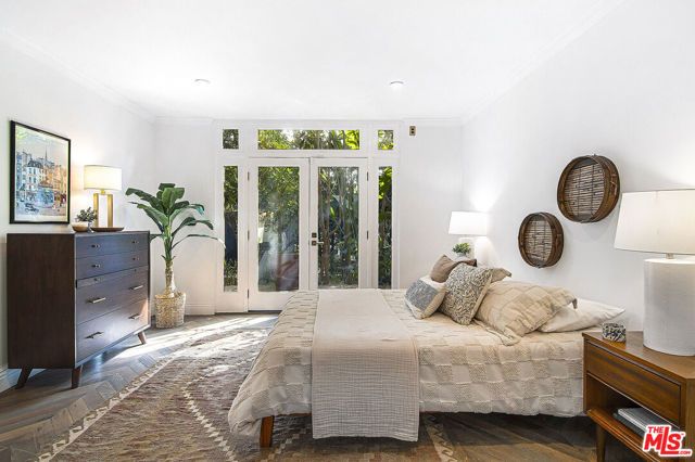 1041 N Orlando Avenue, West Hollywood, CA 90069