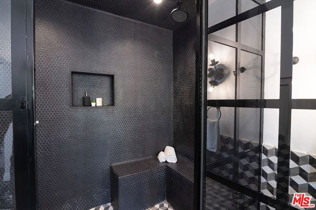 1041 N Orlando Avenue, West Hollywood, CA 90069