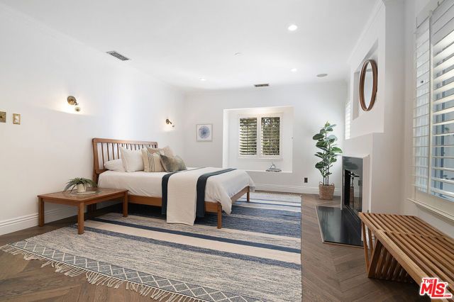 1041 N Orlando Avenue, West Hollywood, CA 90069