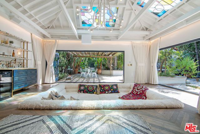 1041 N Orlando Avenue, West Hollywood, CA 90069