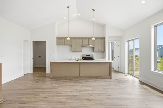 130 NW Crabtree Lane, Waukee, IA 50263