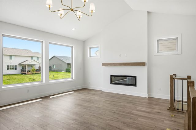 130 NW Crabtree Lane, Waukee, IA 50263