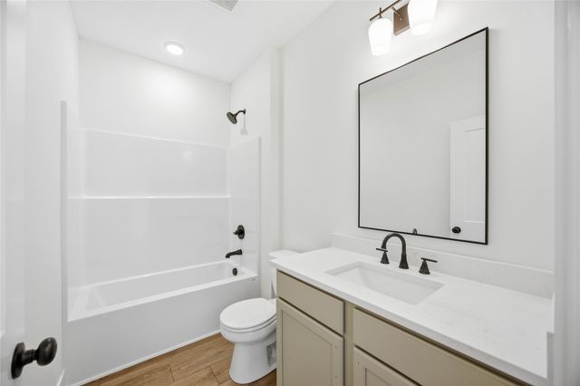 130 NW Crabtree Lane, Waukee, IA 50263