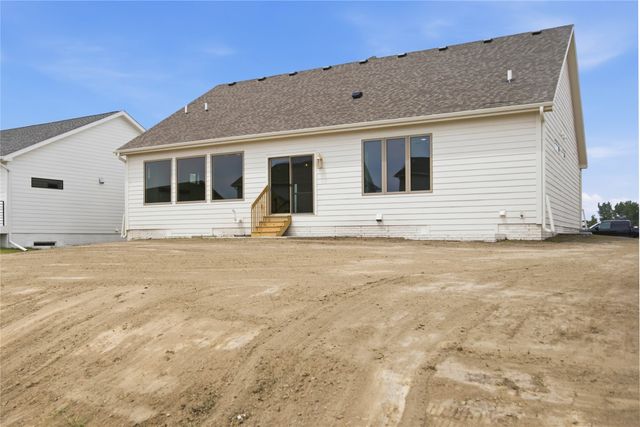 130 NW Crabtree Lane, Waukee, IA 50263