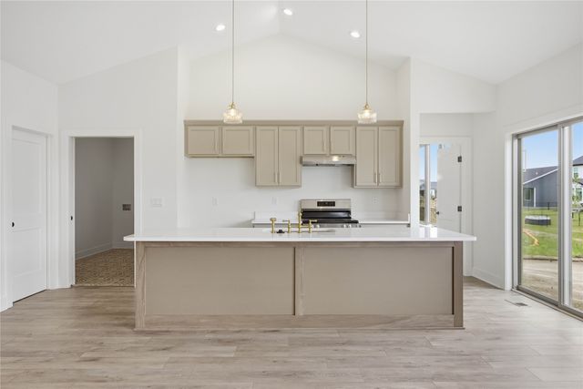 130 NW Crabtree Lane, Waukee, IA 50263