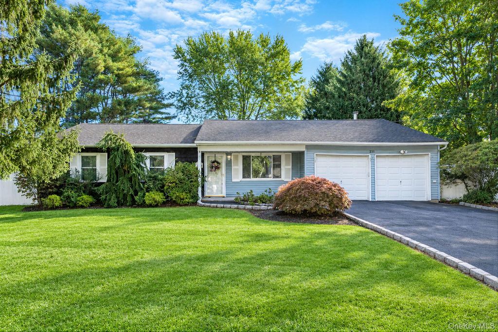 211 Mount Sinai Coram Road, Coram, NY 11727 — exterior