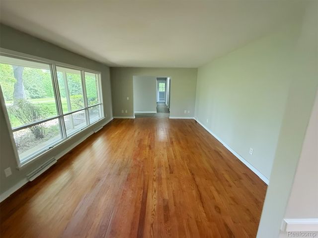 140 DARWIN Road, Putnam Township, MI 48169
