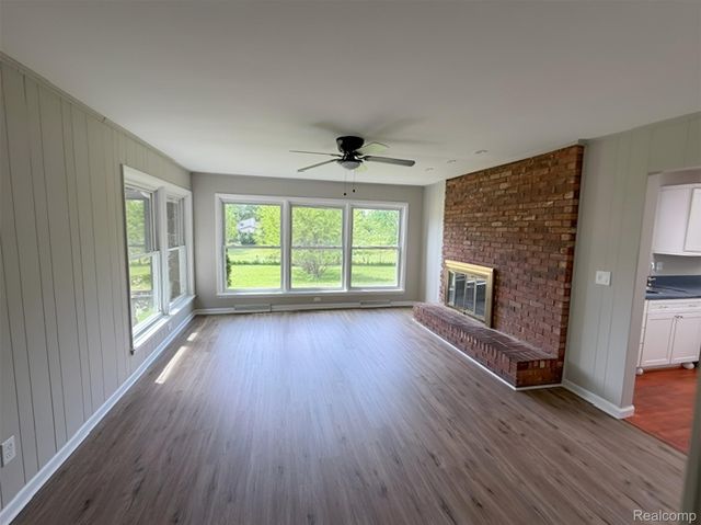 140 DARWIN Road, Putnam Township, MI 48169