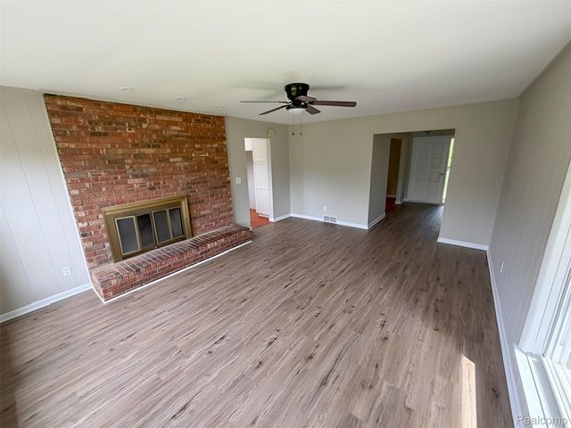 140 DARWIN Road, Putnam Township, MI 48169